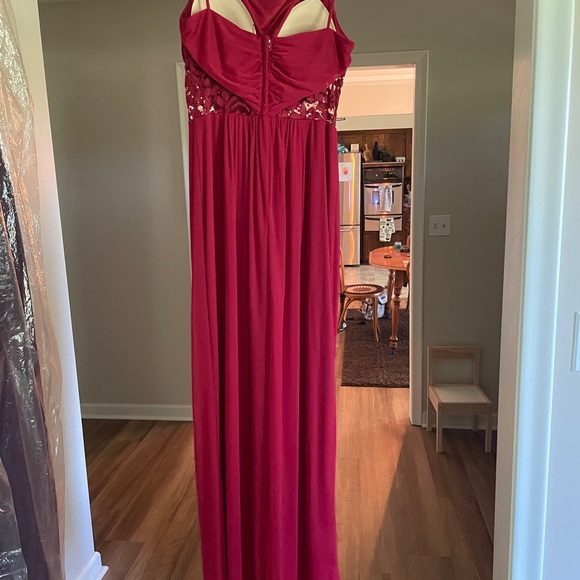 Red David’s bridal cutout lace dress - Picture 3 of 4